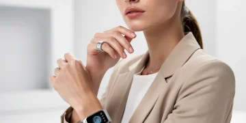 Elegant woman showcasing smart jewelry, a blend of fashion and advanced technology.